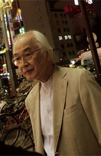 <strong>柳田邦男</strong>●1936年、栃木県生まれ。NHK記者を経てノンフィクション作家に。72年、『マッハの恐怖』で第3回大宅壮一ノンフィクション賞、79年、『ガン回廊の朝』で第1回講談社ノンフィクション賞、95年、『犠牲(サクリファイス)わが息子・脳死の11日』とノンフィクション・ジャンルの確立への貢献で、第43回菊池寛賞を受賞。