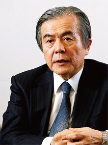 <strong>三菱総合研究所理事長 小宮山 宏</strong>●1944年、栃木県生まれ。東京大学大学院工学系研究科博士課程修了。2005年~09年、東大総長を務める。09年より現職。自宅「小宮山エコハウス」にて太陽電池、二重ガラス等を取り入れ、光熱費を81%削減したという。