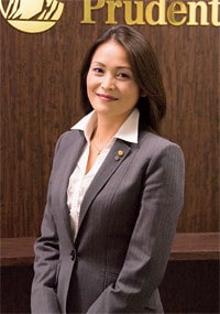 <strong>プルデンシャル生命 福岡支社 第11営業所 課長 甲斐貴子</strong>●佐賀県生まれ。2004年入社。入社以来、上位10%の営業成績をほぼキープしている。11歳と8歳の子供の母親。前職は看護師。