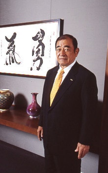 <strong>富士フイルムHD 古森重隆 社長</strong>●1939年、長崎県生まれ。東京大学経済学部卒業後、富士写真フイルム(現富士フイルムHD)入社、95年取締役、99年常務。2000年社長就任。07年、NHK経営委員会委員長に就任。