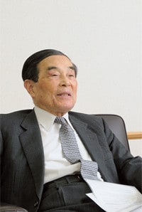 <strong>信越化学工業 金川千尋社長</strong>●1926年生まれ。50年東京大学法学部卒業、極東物産(現・三井物産)入社。62年信越化学工業入社。78年塩ビ事業の海外拠点の米シンテック社長に。90年より現職。2008年3月期まで13期連続最高益(連結)を記録。