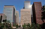大手町の大企業。このなかにも不況下で迅速に動ける「軽い」企業と、そうでない「重い」企業がある。