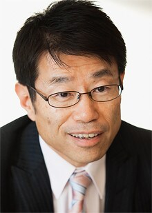 <strong>金丸恭文●フューチャーアーキテクト会長</strong><br>1954年生まれ。神戸大学工学部卒業。TKC、ロジック・システムズ・インターナショナル勤務などを経て、89年にフューチャーシステムコンサルティング(現在のフューチャーアーキテクト)を設立。また、経済同友会副代表幹事、金融審議会委員などの公職も務めている。