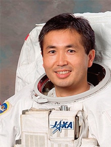 <strong>宇宙飛行士 若田光一</strong>●1963年、埼玉県生まれ。九州大学大学院工学府修了。93年、NASA(米航空宇宙局)ミッションスペシャリスト(MS)認定。宇宙飛行3度(96年、2000年、09年)。11年、ISS(国際宇宙ステーション)第39次長期滞在クルーに。