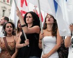S&Pのギリシャ国債格下げが危機を拡大させた。(写真=PANA)