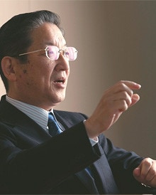 <strong>志賀俊之</strong> しが・としゆき●1953年、和歌山県生まれ。76年大阪府立大学経済学部卒業、日産自動車入社。91年アジア大洋州事業本部ジャカルタ事務所長、99年企画室長兼アライアンス推進室長、2000年常務執行役員。05年より現職。10年より日本自動車工業会会長も務める。