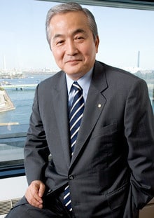 <strong>内田洋行代表取締役社長 向井眞一</strong><br>1947年、東京都生まれ。71年、明治大学経営学部卒業後内田洋行に入社。98年に代表取締役社長に就任。