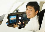 厳しい身体検査もクリアしなければならない。