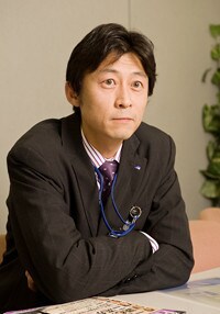 <strong>ミズノ アジア・オセアニア部スポーツ販売課課長 田谷 潔</strong>●入社後、英語を話すことに興味を持ち、外国人の集まるパブに通いつめる。国内営業部を経て2002年7月から現在の部署に異動し、英語の勉強を本格的に始める。