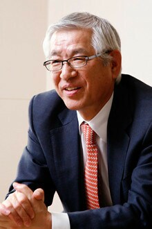 BRICs諸国で、英語が通じない国の言語が狙い目だ!<br><strong>双日代表取締役社長 加瀬 豊</strong>●1970年、日商岩井(現双日)入社。同社ニュージーランド会社支社長兼オークランド店長、双日副社長執行役員などを経て、2007年より現職。
