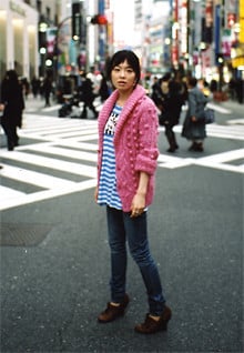 <strong>本谷有希子</strong>●1979年、石川県生まれ。2000年9月、「劇団、本谷有希子」を旗揚げ。主宰として作・演出を手掛ける。07年『遭難、』で第10回鶴屋南北戯曲賞を最年少で受賞。小説家としても才能を発揮し、06年『生きてるだけで、愛。』で芥川賞候補に。今年2月に『乱暴と待機』、3月には『ほんたにちゃん』を上梓した。