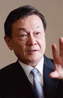 <strong>大坪文雄</strong> おおつぼ・ふみお●1945年、大阪府生まれ。関西大学大学院工学研究科機械工学専攻修了後、松下電器産業(現パナソニック)に入社。98年6月取締役兼AVC社副社長、2000年6月常務取締役、03年1月パナソニックAVCネットワークス社社長、同年6月専務取締役。06年6月より現職。