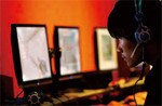 デジタル・ネイティブはネットとリアルと区別しない。(PANA=写真)