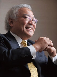 <strong>佐々木則夫</strong>●ささき・のりお 1949年、東京都生まれ。72年早稲田大学理工学部機械工学科卒業、東京芝浦電気(株)(現東芝)入社。95年磯子エンジニアリングセンター原子力運転プラント設計部長、2000年原子力事業部原子力技術部長、05年執行役常務、08年取締役代表執行役副社長。09年より現職。