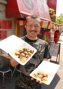 <strong>「飲食業未経験だったが、儲けは4年で1.5倍に」</strong><br>
望月通生●たこ焼き屋「多幸屋」オーナー。4年前に23年勤めた会社を退職し、開業。ホームページは、http://hp28.0zero.jp/521/tacoya/