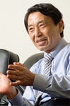 「王将」の強みを語る鈴木和久専務。