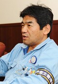 <strong>設備グループ機械整備係長・坂下功正氏。</strong>