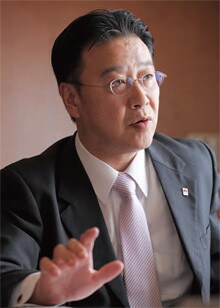<strong>損保ジャパン社長 櫻田謙悟</strong>●1956年2月11日、東京都生まれ。78年早稲田大学商学部卒業、安田火災海上保険(現損保ジャパン)入社。2002年、経営企画部長。07年、常務。10年、現職。