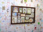 2006年7月29日から10月22日まで弘前市の吉井酒造煉瓦倉庫で開催された奈良美智+grafによる「A to Z」展の小屋の中に展示された奈良さんのドローイング。