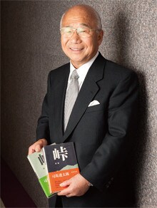 <strong>新日本石油会長 渡 文明</strong>●1936年、東京都生まれ。60年、慶應義塾大学卒業後、日本石油(現・新日本石油)入社。新潟製油所を経て、営業一筋に歩む。副社長だった99年、三菱石油との企業合併を経験。2000年、代表取締役社長就任、05年より現職。06年より経団連副会長も務めている。