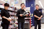 午前9時45分を皮切りに、13時、15時、18時、22時(いずれも15分前から)と5回行われる。