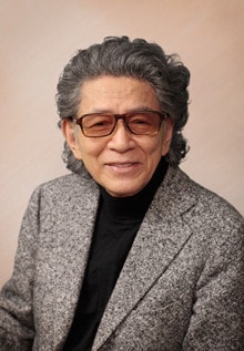 <strong>五木寛之</strong>●作家。1932年、福岡県生まれ。生後まもなく朝鮮にわたり戦後引き揚げる。66年『さらばモスクワ愚連隊』で小説現代新人賞、67年『蒼ざめた馬を見よ』で直木賞、76年『青春の門 筑豊編』ほかで吉川英治文学賞を受賞。代表作『朱鷺の墓』『戒厳令の夜』『風に吹かれて』『大河の一滴』『生きるヒント』など。現在、直木賞、泉鏡花文学賞はじめ多くの選考委員をつとめる。