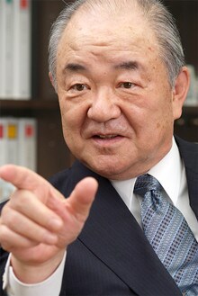 読み書き算盤の技能と強い気持ちがあれば夢は持てる!<br><strong>アークス代表取締役社長 横山 清</strong>●1935年、北海道生まれ。60年北海道大学卒。61年ダイマルスーパー入社。85年社長就任。2002年スーパー連合アークス社長に。