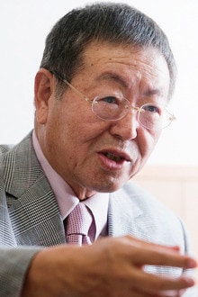 <strong>ニトリホールディングス 社長 似鳥 昭雄</strong> にとり・あきお●1944年、樺太(サハリン)生まれ。66年北海学園大学経済学部卒業。広告会社社員を経て、67年「似鳥家具店」を創業。85年社名を「ニトリ」に変更。2002年東証一部に上場。04年中国に物流センターを開設。07年台湾・高雄に海外一号店を開設。10年持株会社体制へ移行し、ニトリホールディングスに社名変更。同社は11年2月期まで24期連続で増収増益を記録している。