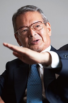 <strong>全日本空輸 会長 大橋洋治</strong> おおはし・ようじ●1940年、満州生まれ。64年慶應義塾大学法学部卒業、全日本空輸入社。88年営業本部販売部長、93年取締役、97年常務、99年副社長、2001年社長。05年より現職。08年より日本経済団体連合会副会長も務める。