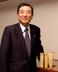 <strong>花王 後藤卓也元会長</strong><br>1940年、東京都生まれ。千葉大学工学部卒業後、64年花王石鹸(現花王)入社。栃木工場長、常務取締役、専務取締役、花王コーポレーションスペイン会長を経て97年社長、2004~08年会長。