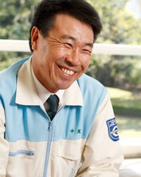 部下に“技術でメシを食う”という意識が芽生えた<br>
<strong>和歌山工場地区サービスセンター 安全●中尾 宏さん</strong><br>
1956年生まれ。栗垣さんをテクノスクールに派遣した上司。栗垣さんについて、「最近シャキッとしてきました」。