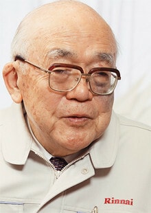 <strong>内藤明人●リンナイ会長</strong><br>1926年生まれ。48年東京大学工学部卒業後、父親が創業した林内製作所(現在のリンナイ)に入社。66年に社長、2001年に会長に就任する。また、日本青年会議所副会頭、名古屋商工会議所副会頭、日本ガス石油機器工業会会長など数々の要職も歴任している。