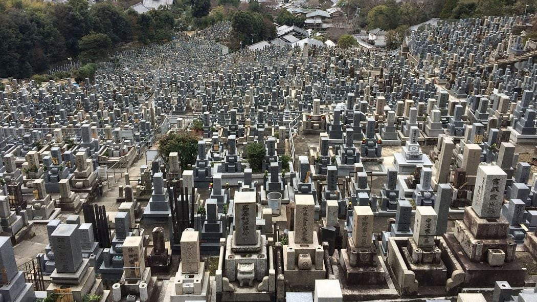 火葬の新サービス｢遺骨を全部焼き切る｣｢遺骨を持ち帰らないゼロ葬｣登場…多死社会で｢千の風｣になる人の心情 20､30代が中高年より｢供養心が篤い｣ワケ