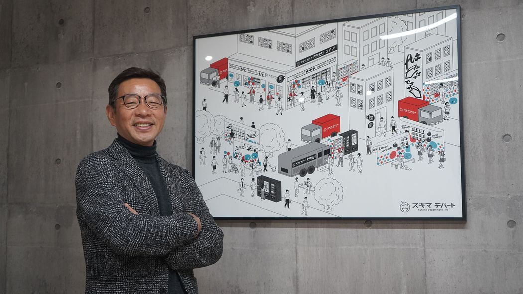 なぜ｢雑居ビルの一等地｣を無料開放しているのか…都内で急増する｢民営の無料喫煙所｣儲けのカラクリ "店内"にあるのは自販機と灰皿だけ