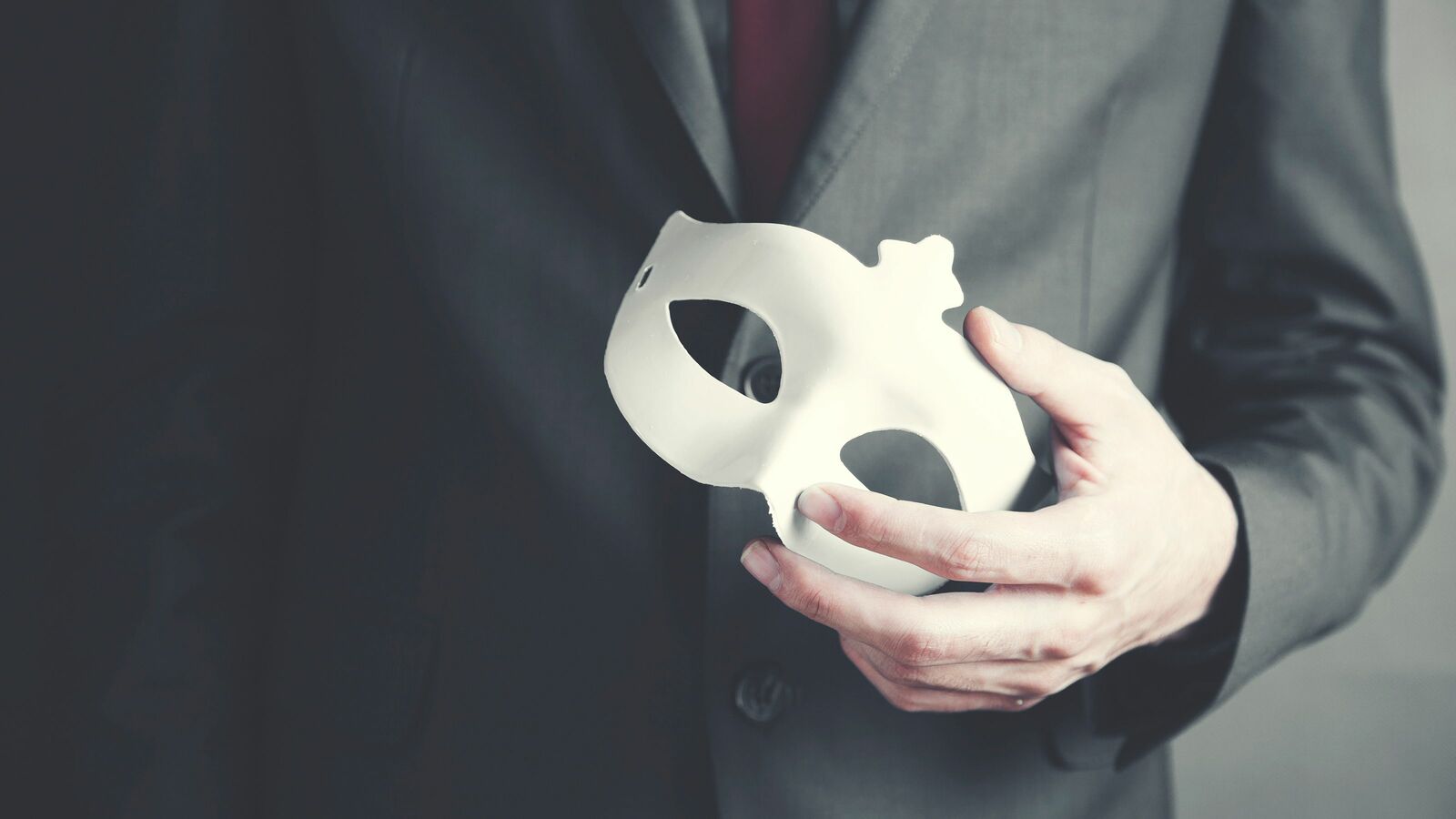 誰もが1日に200回ウソをつかれている…｢ウソ発見の平均成功率54%｣を引き上げるために有効な質問フレーズ ウソを見破るより｢本音を出させる｣
