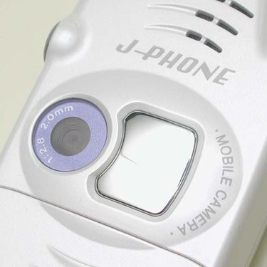 業界最下位のJ-PHONE×シャープが2位に急浮上…iPhoneより7年早く