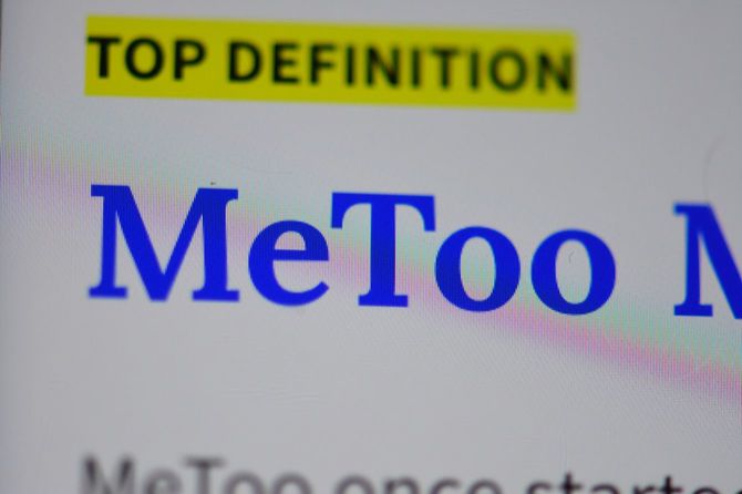 MeTooの見出しが見えるウェブ記事