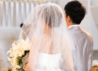 なぜ日本人は結婚すると夫の姓を名乗るか