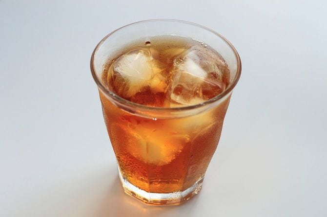 グラスに入ったお茶