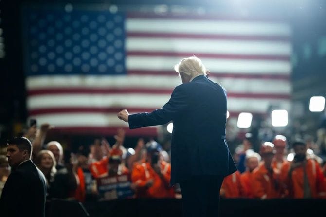 米ペンシルベニア州ピッツバーグの郊外にあるUSスチールの製鉄所の集会に訪れたトランプ米大統領(写真=The White House/CC BY 3.0 US)