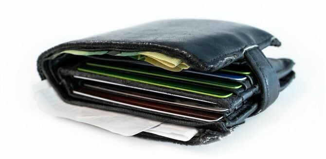 パンパンになった財布