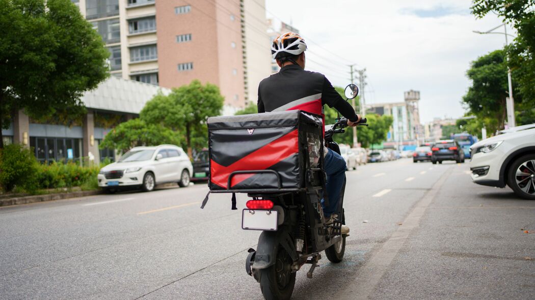 大学院まで出たのにフードデリバリーで稼ぐしかない…超学歴社会の中国で起きている｢学歴下沈｣という悲劇