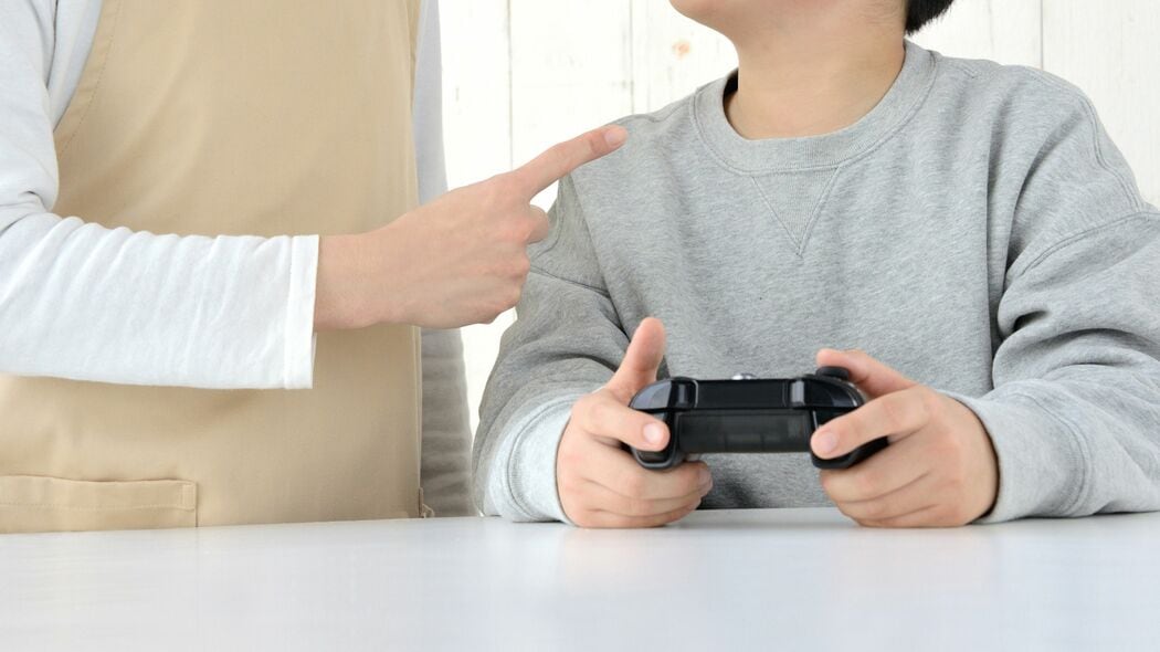 ｢ゲームはもう終わりにしなさい!｣は逆効果…｢時間をきっちり守れる子｣に育てる親の声かけフレーズ
