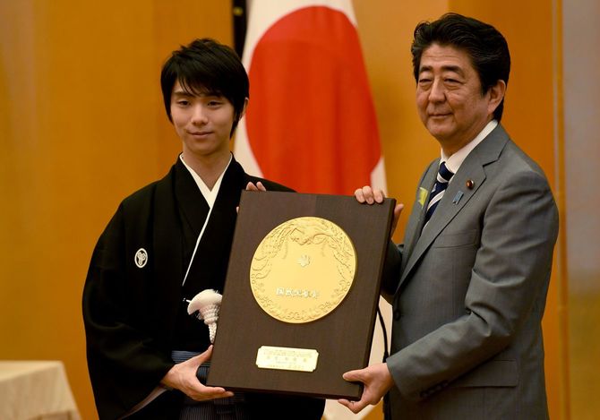 2018年7月2日、安倍晋三首相(当時)から国民栄誉賞を表彰されるフィギュアスケートの羽生結弦選手