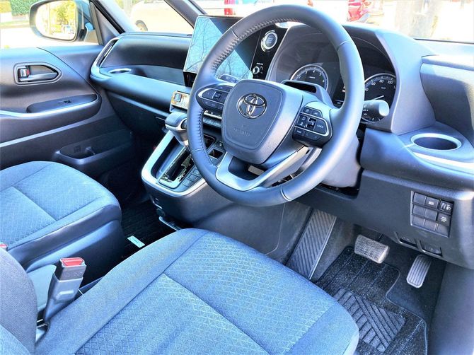 今回試乗したヴォクシーの運転席。快適さは健在だ