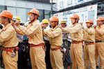 体の準備のためのラジオ体操と、現場の一体感を醸成するための肩もみは毎日行う。