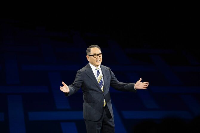 2025年1月6日、テクノロジー見本市“CES”で講演するトヨタ自動車の豊田章男社長。