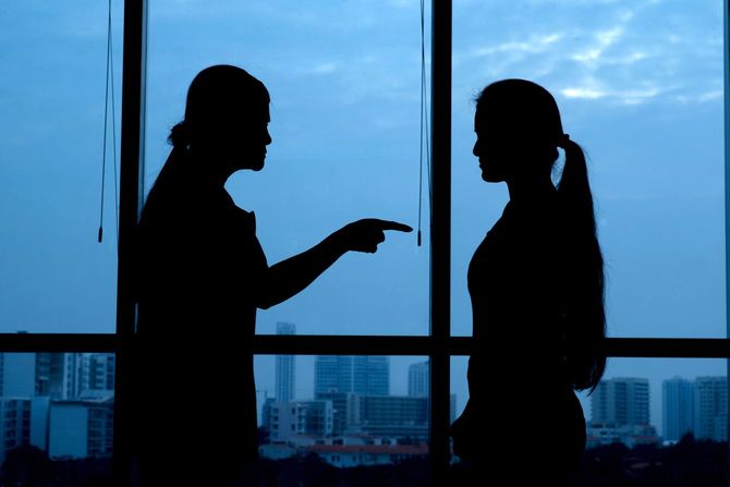 口論する人たち