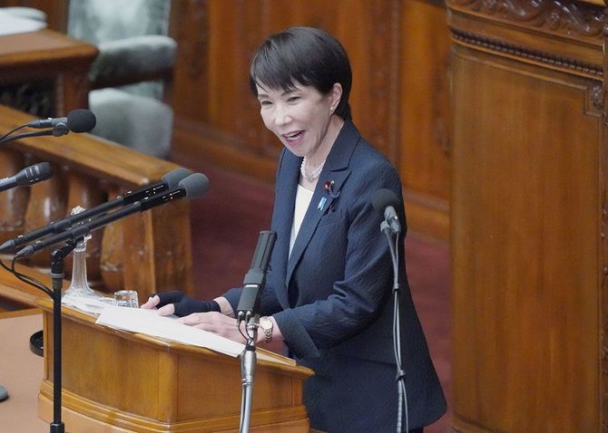 衆院本会議で施政方針演説をする高市早苗首相=2026年2月20日、国会内