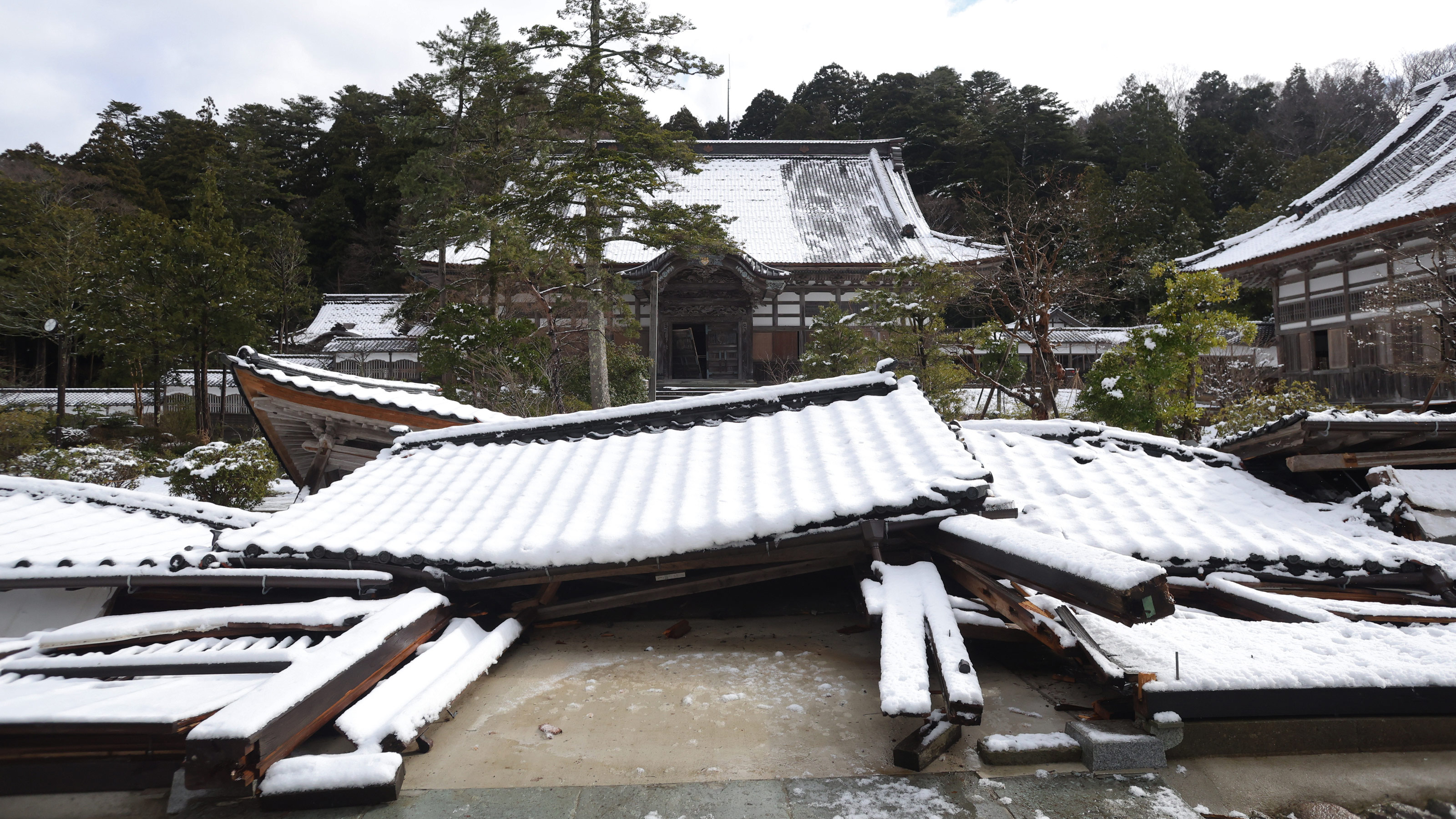 築40年の実家｣は今すぐリフォーム申請すべき…来年の住宅業界を襲う｢耐震補強工事もできない｣大波乱とは 建築基準法の無茶な改正で建設不況が起こる？ |  PRESIDENT Online（プレジデントオンライン）